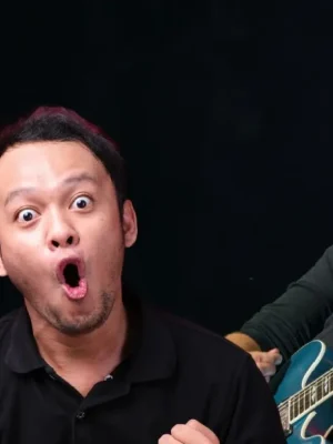 20230928-Why-Musicians-Cant-Help-Making-Funny-Faces-When-They-Play-Feature